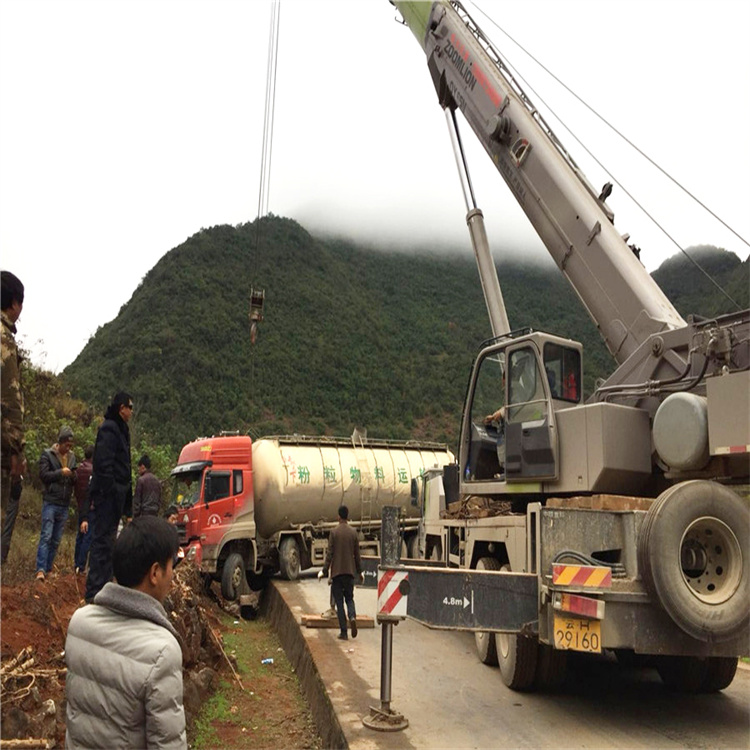 新郑吊车道路救援24小时